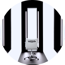 Кресло с логотипом Loreal