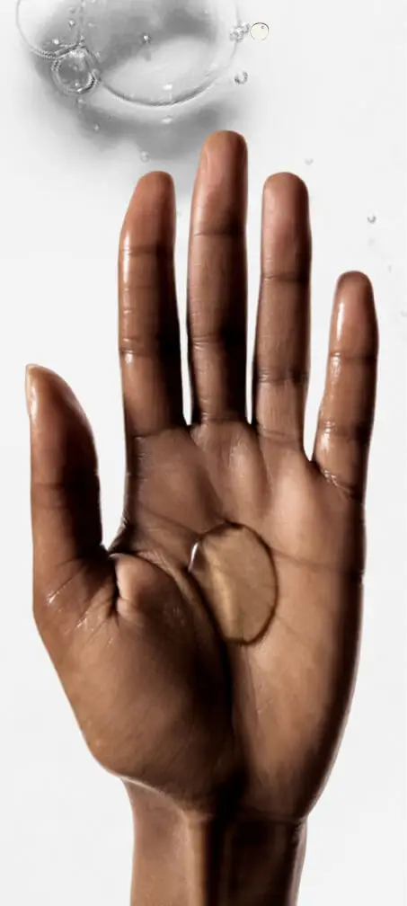 Образец продукта "Пре-шампунь" на руке